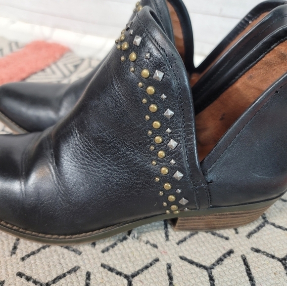 LUCKY BRAND KENDY BLACK STUDDED BOOTIES, SZ 10 - Picture 5 of 14